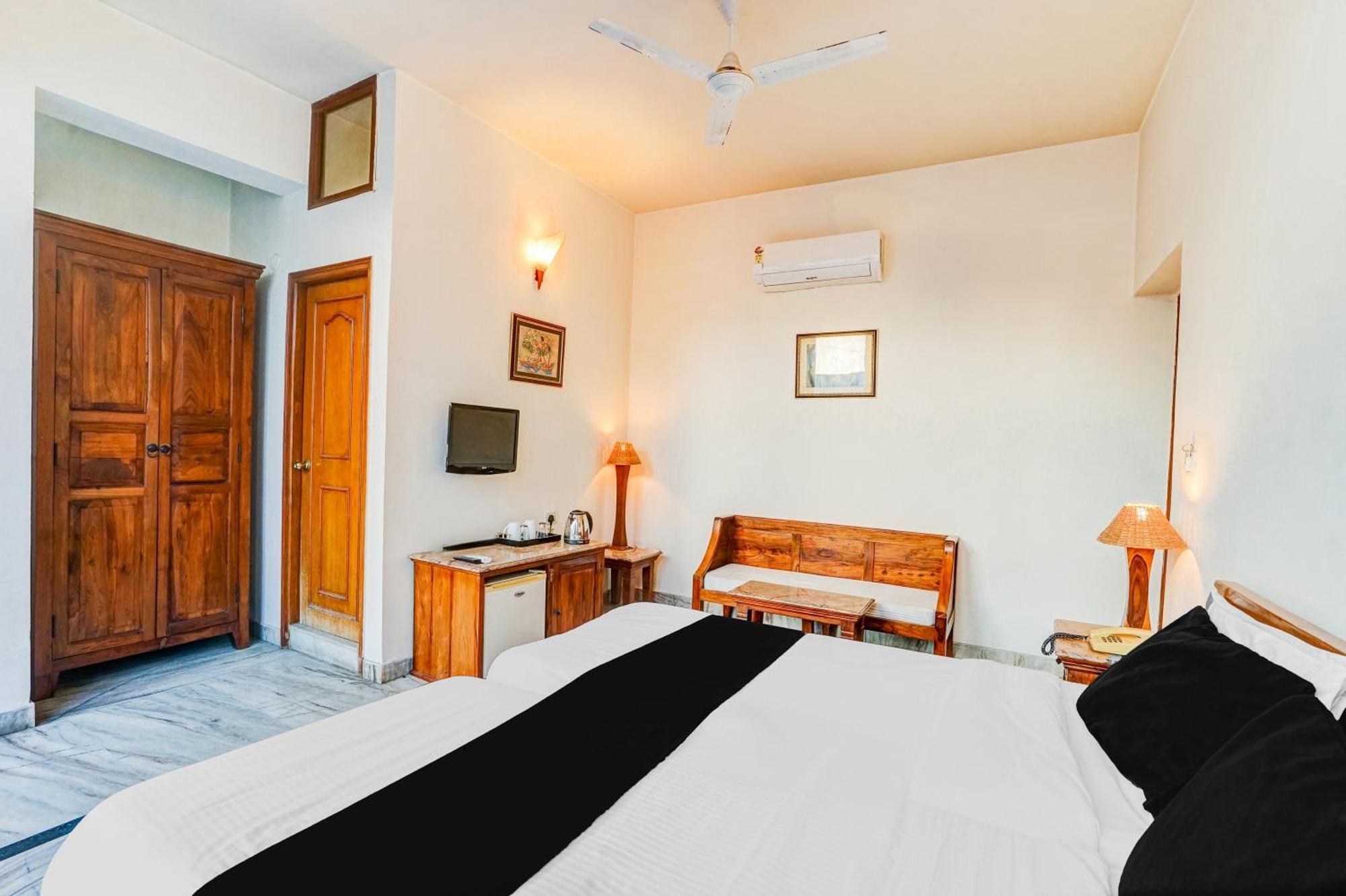 Super Hotel O Sansarchandra Road Formerly Luna Rosa Jaipur Exteriör bild
