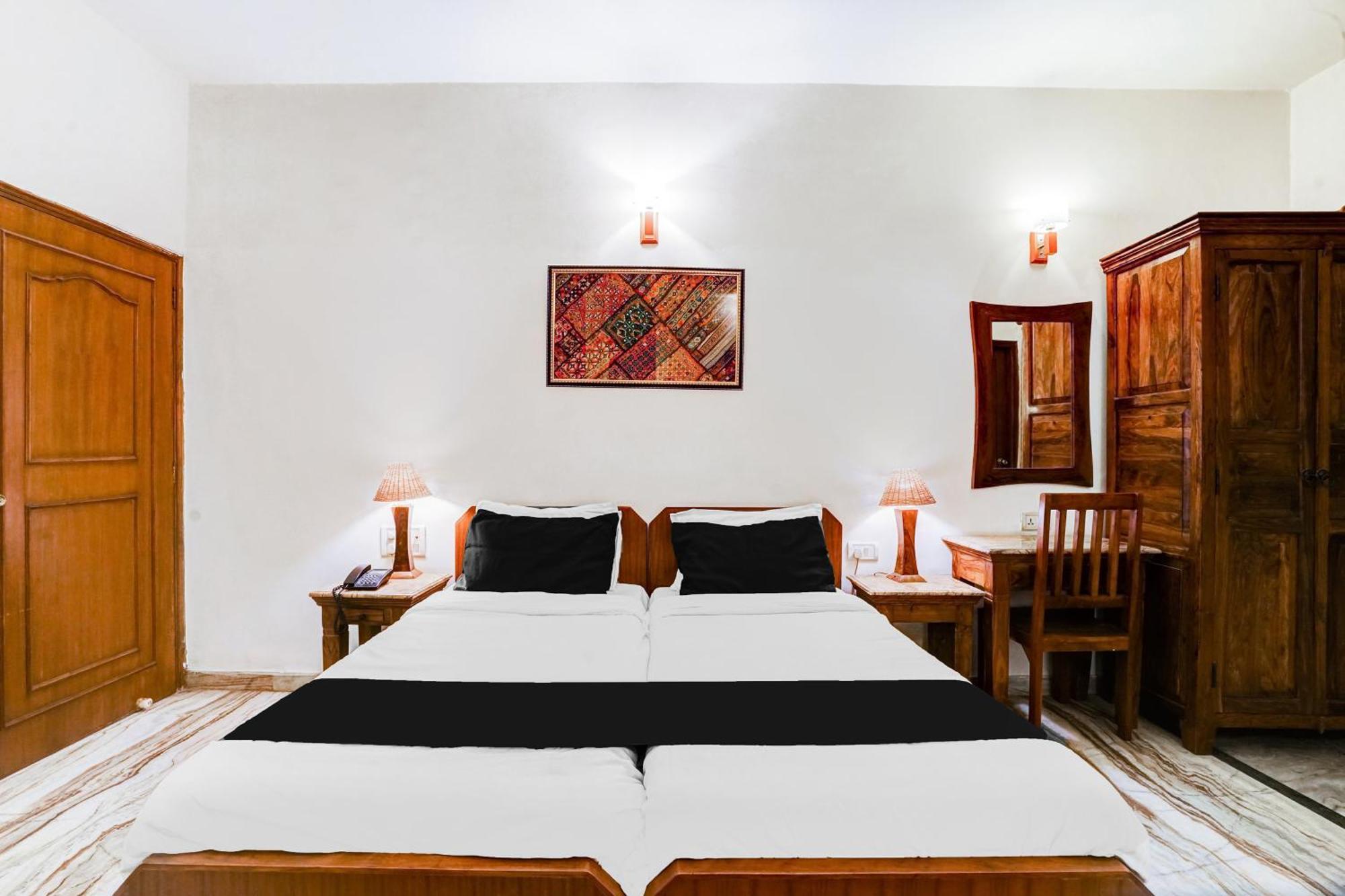 Super Hotel O Sansarchandra Road Formerly Luna Rosa Jaipur Exteriör bild